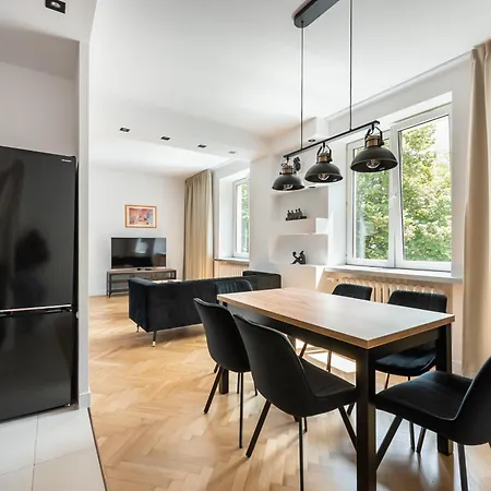 City Centre Lavish Apartment Warsaw